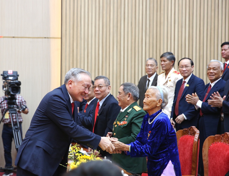 Đưa Quảng Ngãi trở thành tỉnh phát triển khá, một cực tăng trưởng quan trọng của khu vực miền Trung - Tây Nguyên - Ảnh 1