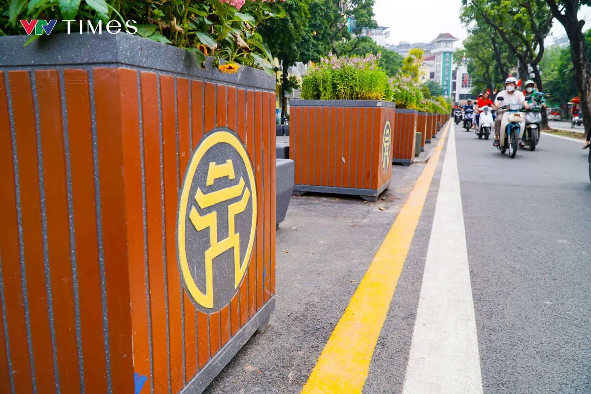 Quảng trường Đông Kinh Nghĩa Thục khoác lên mình diện mạo mới - Ảnh 8