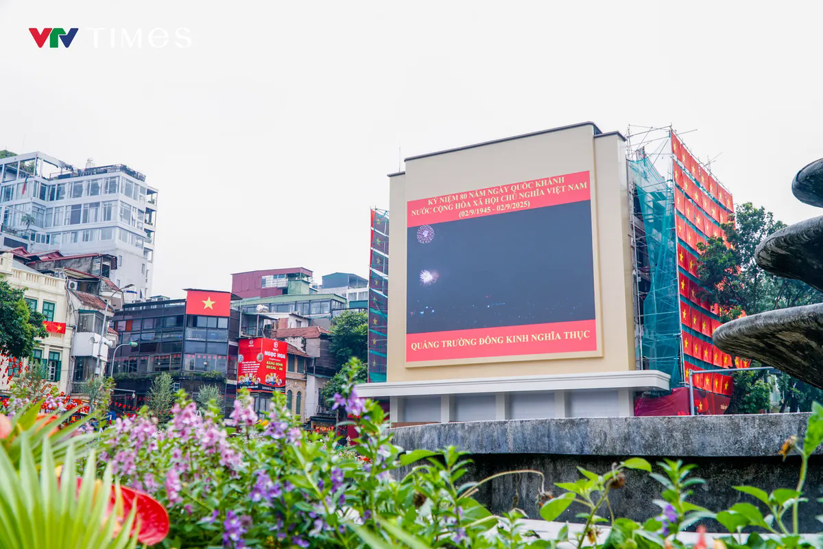 Quảng trường Đông Kinh Nghĩa Thục khoác lên mình diện mạo mới - Ảnh 3