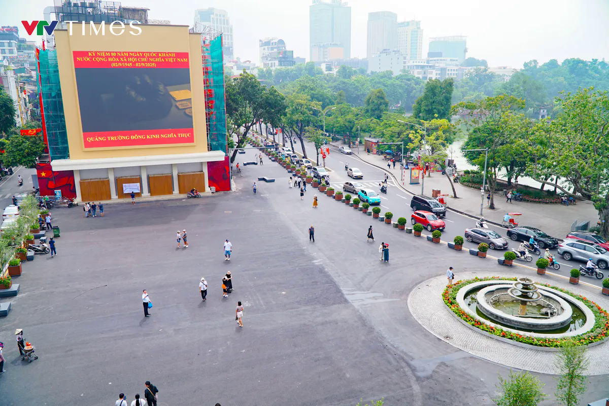 Quảng trường Đông Kinh Nghĩa Thục khoác lên mình diện mạo mới - Ảnh 14