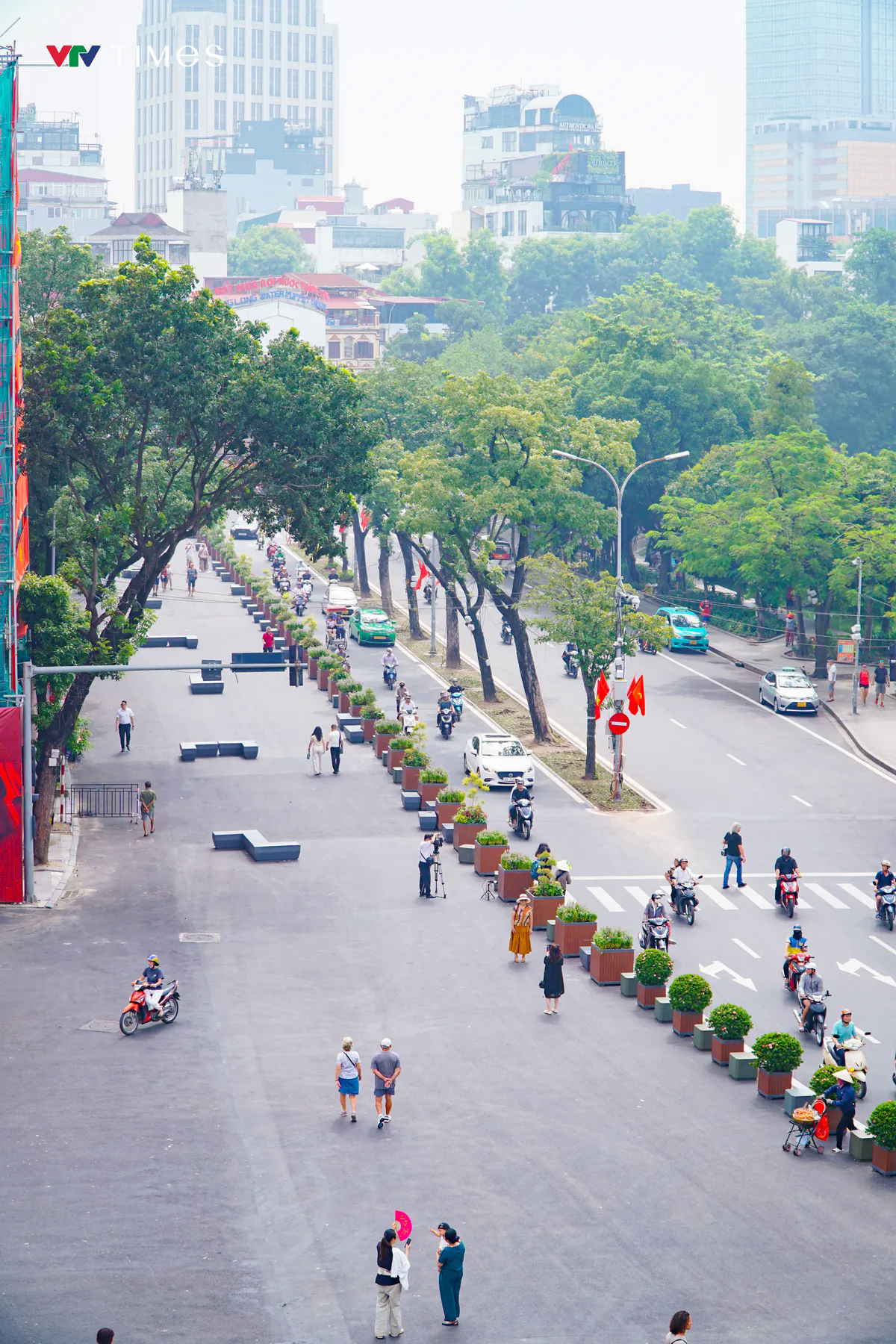 Quảng trường Đông Kinh Nghĩa Thục khoác lên mình diện mạo mới - Ảnh 16