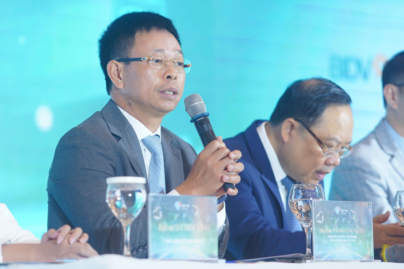 Công nghệ chỉ là phương tiện, bật mí thứ quan trọng nhất khiến người dùng tự nguyện chào đón và sử dụng dịch vụ ngân hàng - Ảnh 1