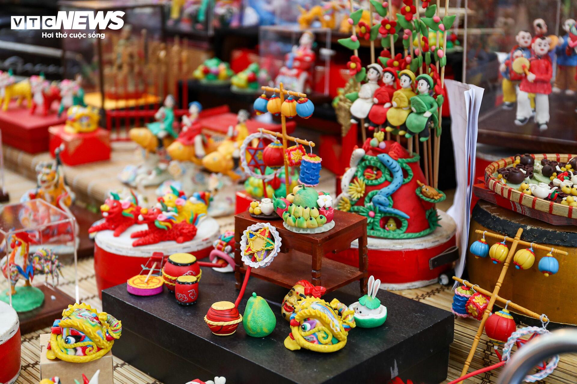 Đồ chơi trung thu thất truyền giá bạc triệu hút khách - Ảnh 6