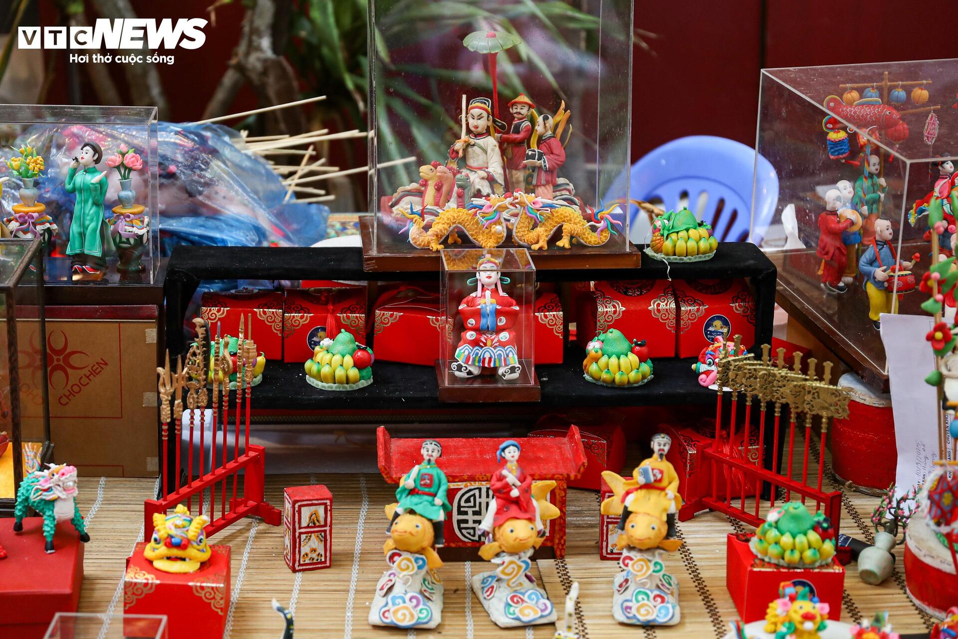 Đồ chơi trung thu thất truyền giá bạc triệu hút khách - Ảnh 2