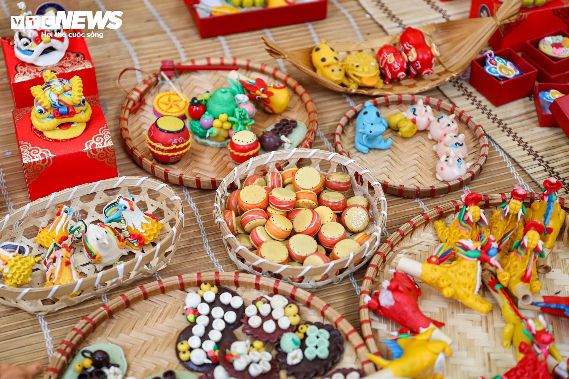 Đồ chơi trung thu thất truyền giá bạc triệu hút khách - Ảnh 5