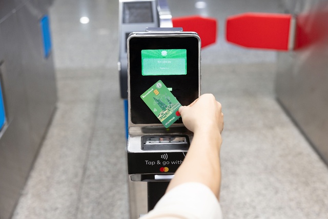 “Một chạm là gần” - Hành trình tân sinh viên “mở khóa” bản đồ TP. HCM - Ảnh 2