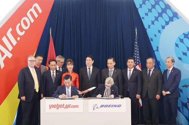 Chủ tịch nước chứng kiến Vietjet nhận bàn giao tàu bay Boeing đầu tiên - Ảnh 5