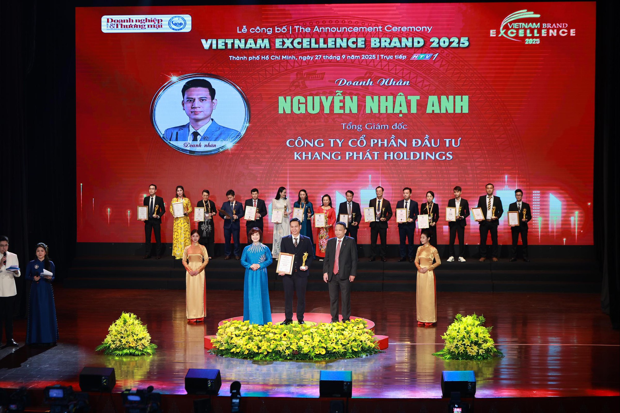 TGĐ Khang Phát Holdings được vinh danh "Nhà lãnh đạo xuất sắc 2025" - Ảnh 1