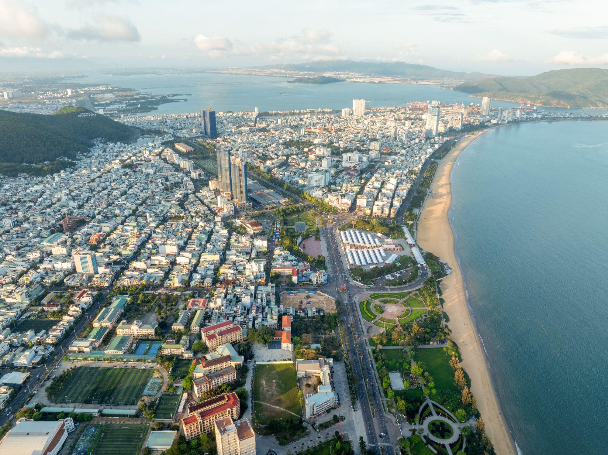 Căn hộ “Dual Life Apartment” cận biển, cận quảng trường trung tâm Quy Nhơn - Ảnh 1