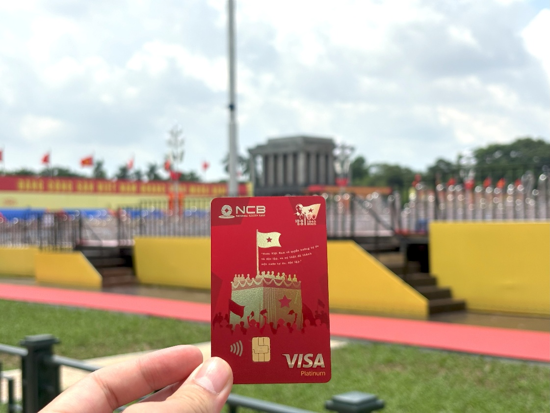 Thẻ Visa “Tự hào” của NCB rực rỡ mọi ngóc ngách Thủ đô dịp 80 năm Quốc khánh - Ảnh 2
