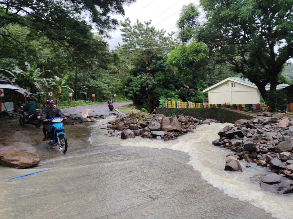 Bão Bualoi đổ bộ 4 lần vào Philippines, xuất hiện diễn biến bất ngờ - Ảnh 2