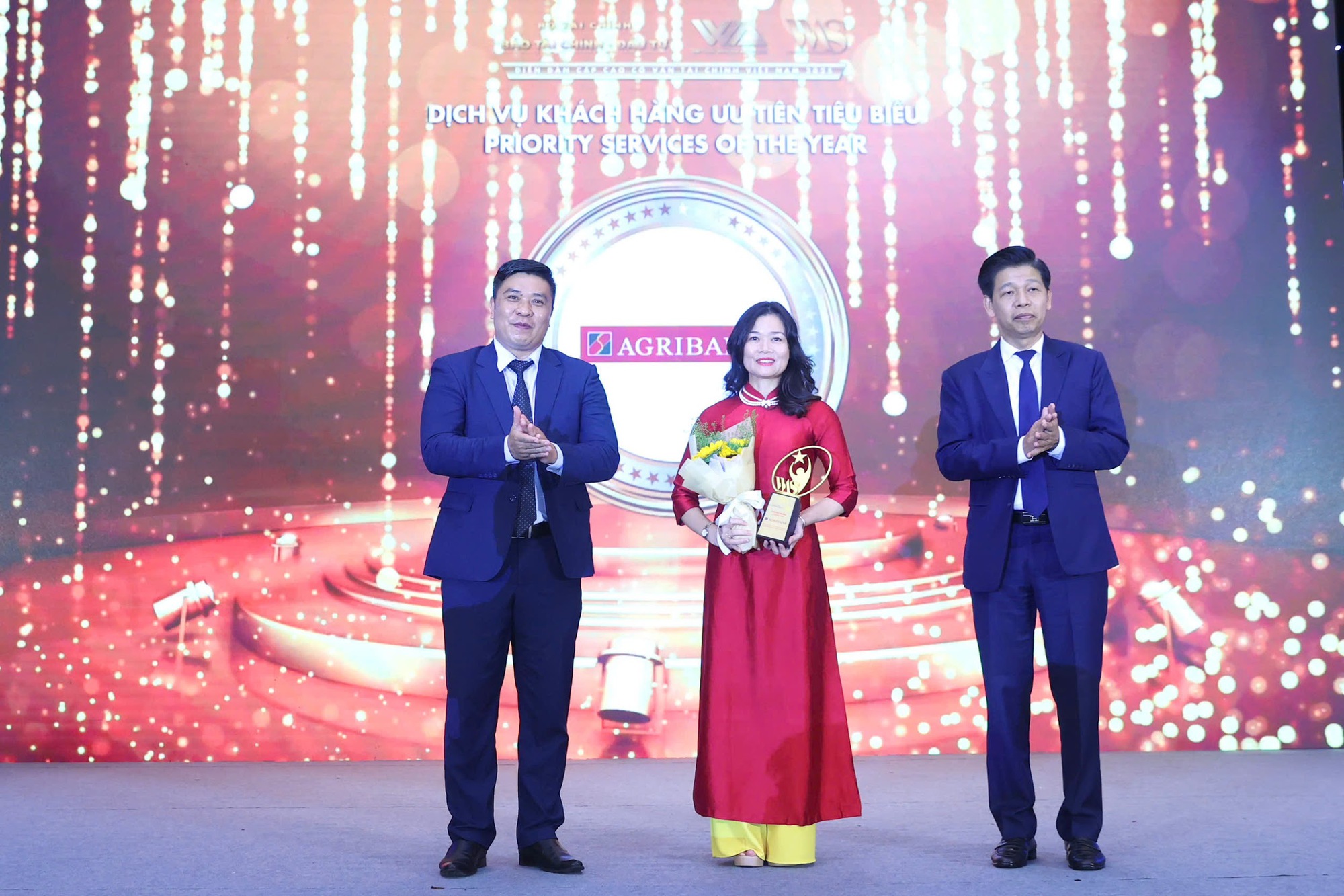 Agribank được vinh danh 3 sản phẩm, dịch vụ tài chính tiêu biểu năm 2025, khẳng định vị thế dẫn đầu - Ảnh 3