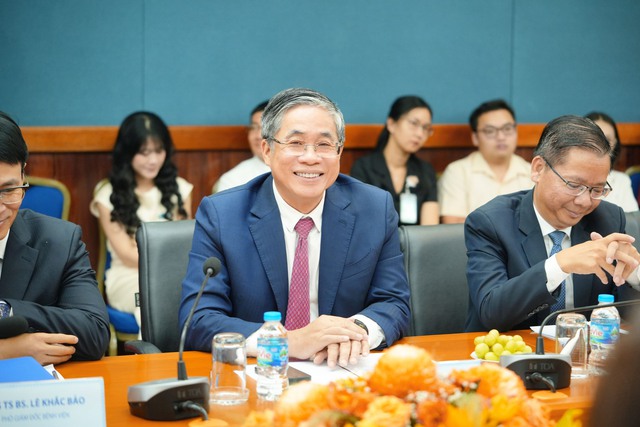 Long Châu hợp tác chiến lược toàn diện cùng Bệnh viện Đại học Y Dược Thành phố Hồ Chí Minh - Ảnh 3