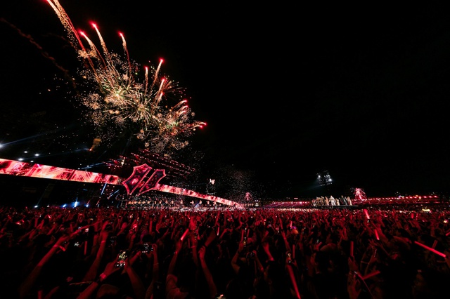 Hàng vạn khán giả hòa nhịp tại The Global City trong Anh Trai Vượt Ngàn Chông Gai - Ảnh 3