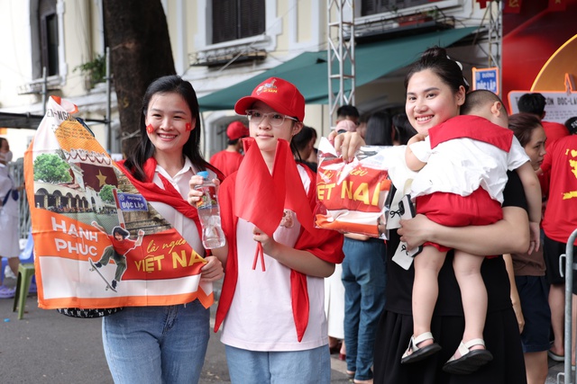 SHB đồng hành Fandom Yêu Nước: Tự hào hành trình lan toả niềm hạnh phúc là người Việt Nam - Ảnh 2