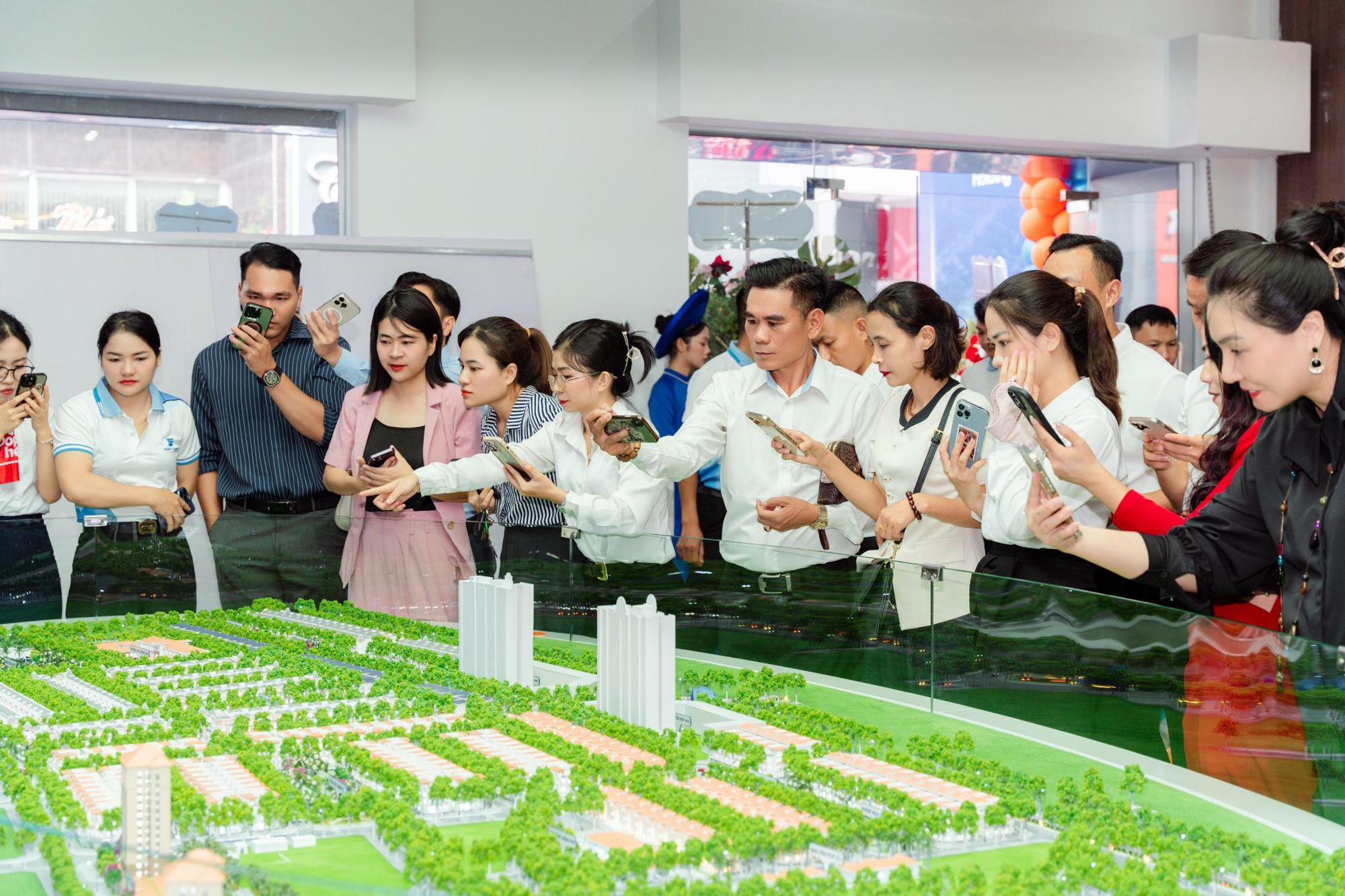 Eurowindow Holding khai trương văn phòng bán hàng dự án mới tại Nghệ An - Ảnh 2