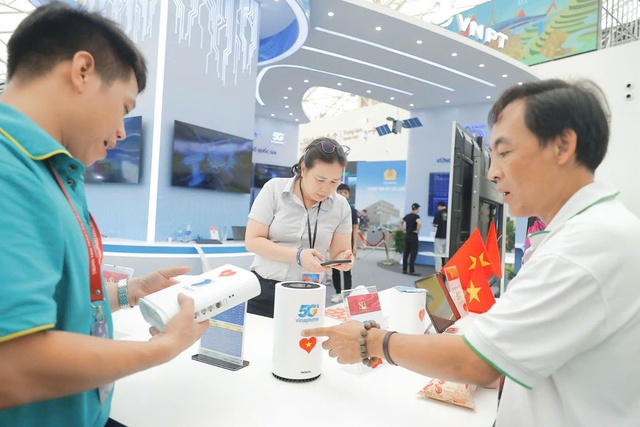 VNPT được trao giải “Không gian trưng bày tiêu biểu” tại Triển lãm Thành tựu đất nước - Ảnh 2