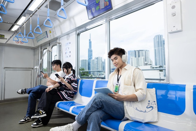 “Một chạm là gần” - Hành trình tân sinh viên “mở khóa” bản đồ TP. HCM - Ảnh 5