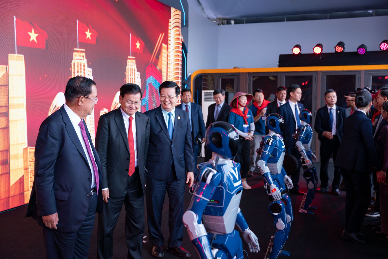 6 ngày đón gần 4 triệu khách, VEC khẳng định chuẩn quốc tế, sẵn sàng sự kiện toàn cầu - Ảnh 6