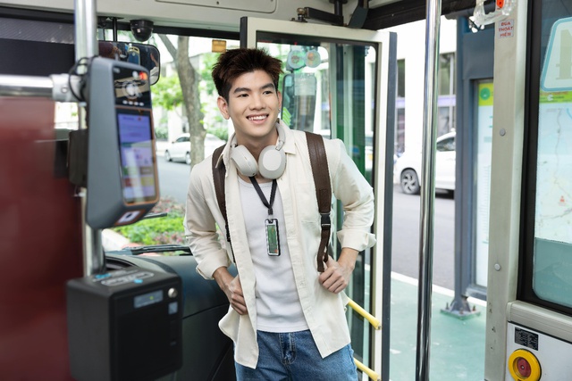 “Một chạm là gần” - Hành trình tân sinh viên “mở khóa” bản đồ TP. HCM - Ảnh 8