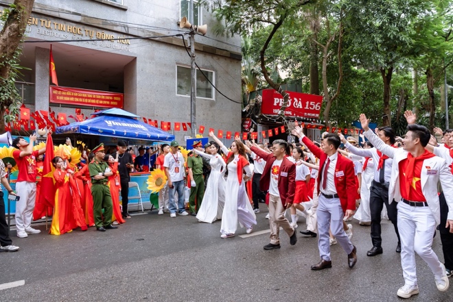 Vinamilk cùng Việt Nam rực rỡ trong ngày hội non sông - Ảnh 9