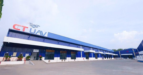 CT UAV - Sốc với nhà máy đúc composite tự tiến hóa