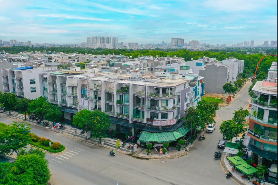 Thành phố Hồ Chí Minh: Dự án không còn quỹ đất thu nhập thấp vẫn được xem xét cấp sổ hồng - Ảnh 2