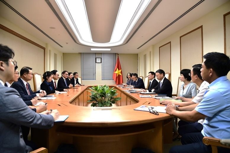 Hyundai Hàn Quốc muốn bắt tay THACO phát triển đường sắt cao tốc của Việt Nam - Ảnh 1