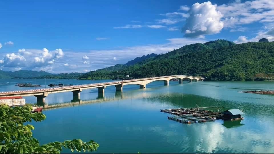 Cây cầu 100% 'hàng nội' bắc ngang sông Đà, trụ cầu 105m cao nhất Việt Nam: DN nào đứng sau? - Ảnh 1