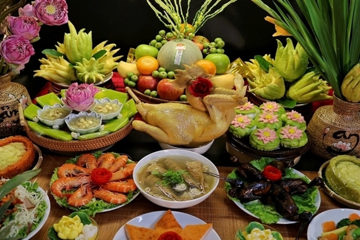 Những dịch vụ hút khách dịp Rằm tháng 7 - Ảnh 1