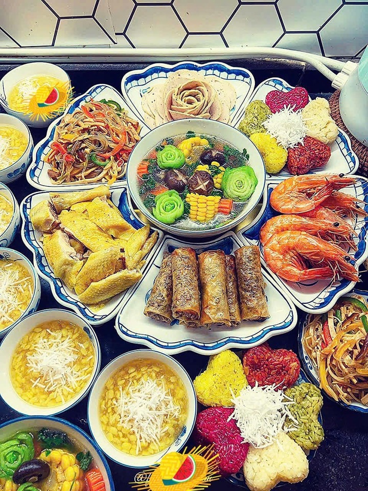 Giá mâm cỗ cúng Rằm tháng 7 đắt đỏ, bà nội trợ thắt chặt chi tiêu - Ảnh 3