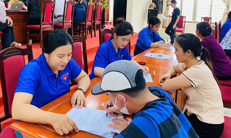 Kho bạc Nhà nước đã chi 10.700,3 tỉ đồng tặng quà Quốc khánh, công bố ngày tặng quà đợt 2 cho người chưa được chi trả - Ảnh 2