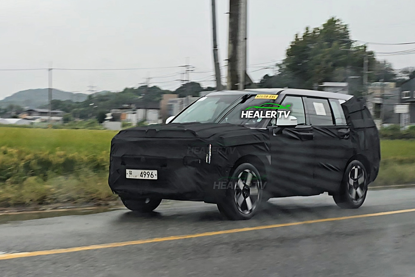 Hé lộ diện mạo hoàn toàn mới của Hyundai Santa Fe - Ảnh 2