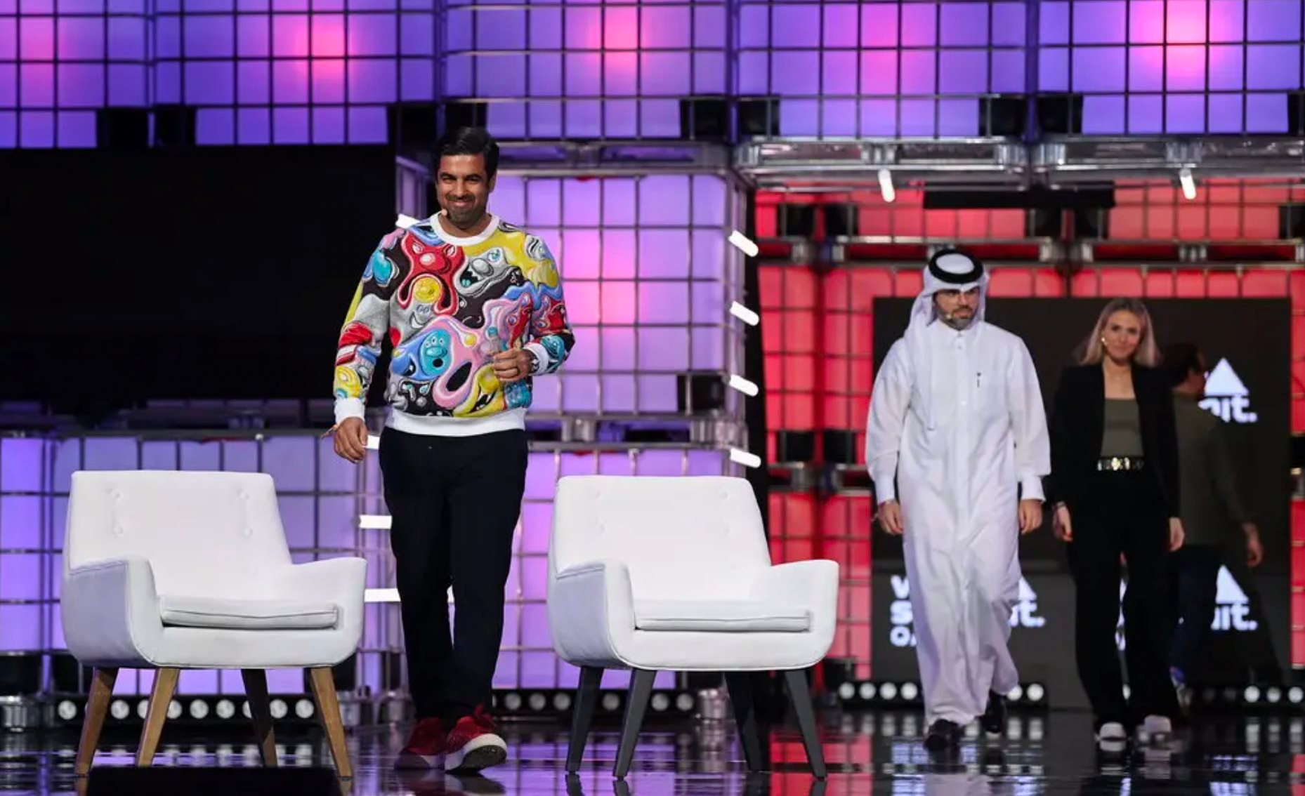 Khi 'ảo thuật' chỉ là màn khói lừa đảo: Startup giả vờ làm AI sụp đổ ngoạn mục, ra mắt công cụ AI nhưng có 700 người 'đứng sau gõ phím', được Microsoft, SoftBank đổ 450 triệu USD - Ảnh 2