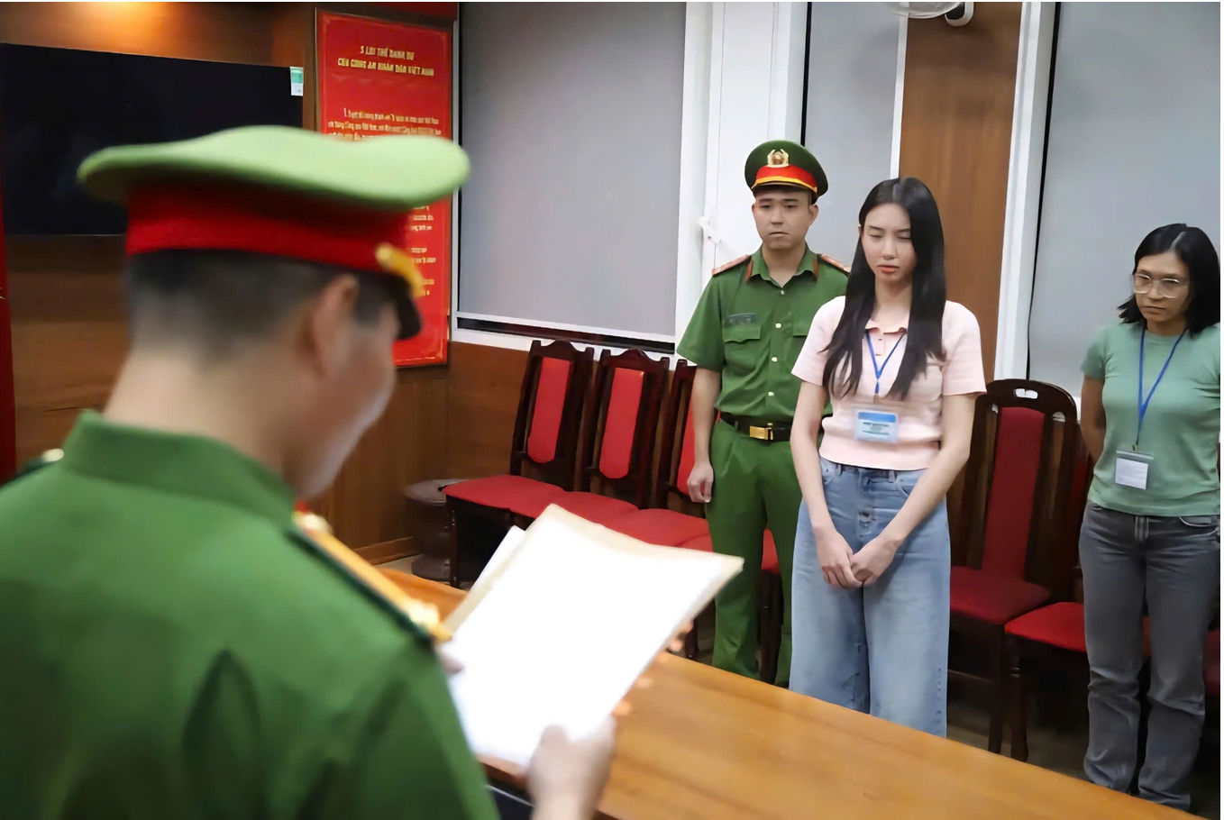 Thủ đoạn che giấu vai trò trong Công ty Chị Em Rọt của hoa hậu Thuỳ Tiên - Ảnh 2