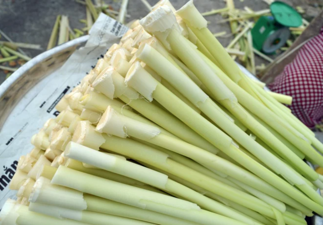 Từ cỏ dại, người dân miền Tây đã tạo nên món đặc sản dân dã khiến ai cũng muốn mua về làm quà - Ảnh 1