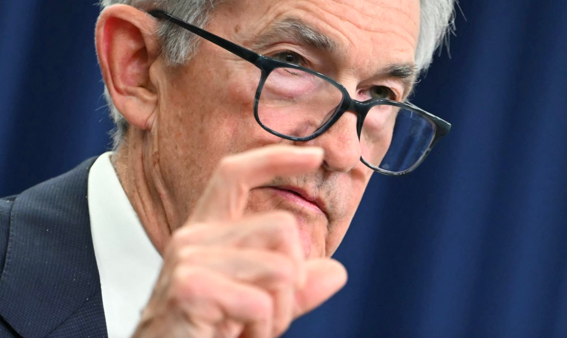 Số liệu việc làm giảm sốc nhưng giới chuyên gia lập tức 'dội gáo nước lạnh' vào kỳ vọng của thị trường: Khả năng Fed hạ lãi suất mạnh tay là rất thấp! - Ảnh 1