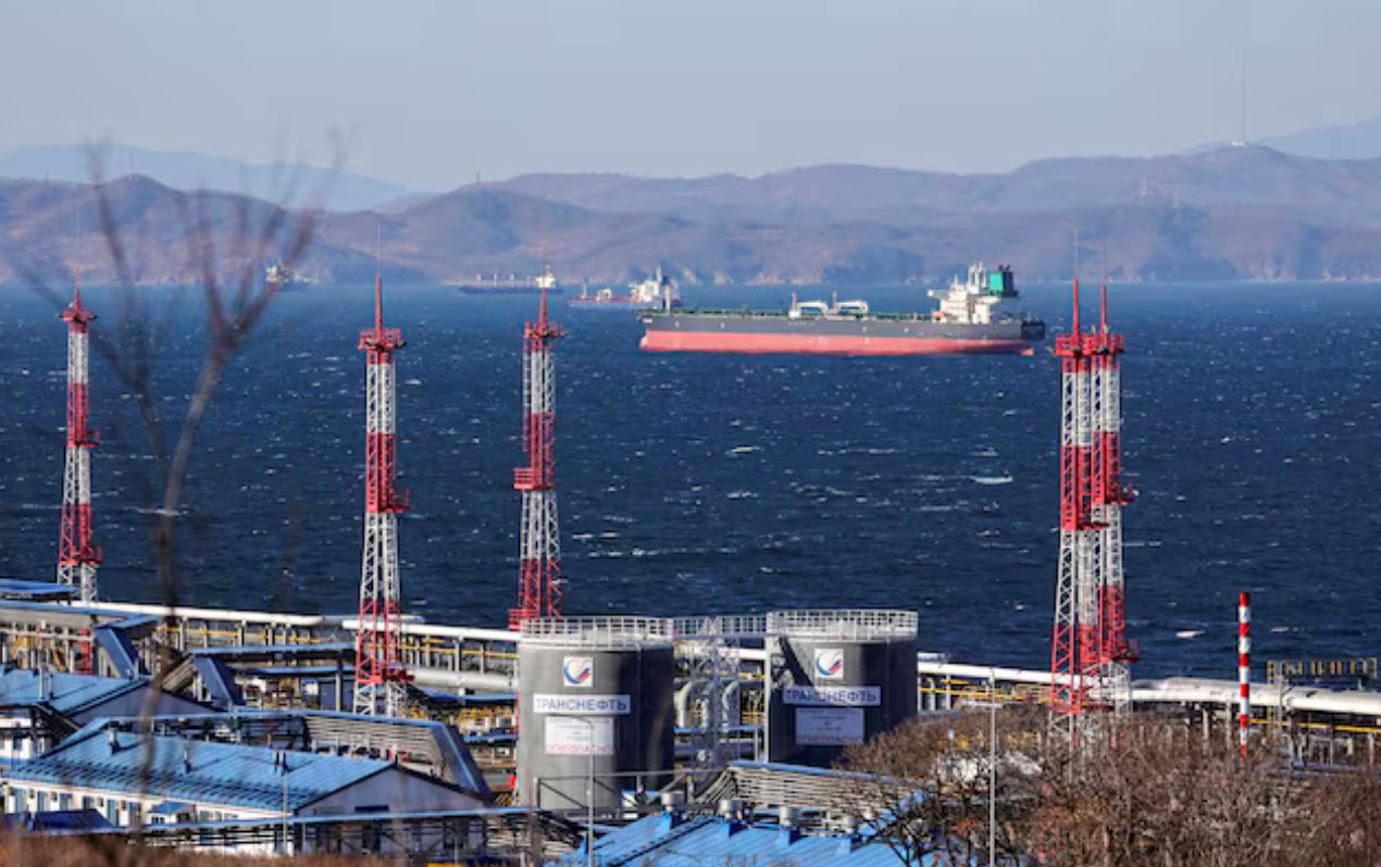 Liên tục doạ áp thêm lệnh trừng phạt với Nga, Mỹ và EU rơi vào 'vòng lặp' không thể cai nghiện hàng hoá của Moscow: Vẫn mua hàng tỷ USD sản phẩm từ Nga, thậm chí còn nhập nhiều hơn 4 năm trước - Ảnh 1