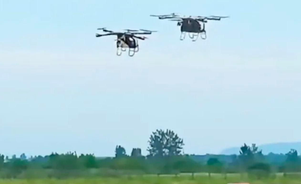 Xe điện bay của Trung Quốc gặp sự cố không ngờ: 2 phương tiện đâm nhau trên không, bốc cháy dữ dội, công nghệ có thực sự đỉnh cao? - Ảnh 2