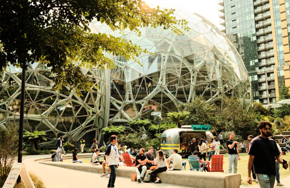 Sự thoái trào của ngành công nghệ Mỹ: Cựu kỹ sư đành xin làm barista, BĐS toàn thành phố chịu tác động - Ảnh 1