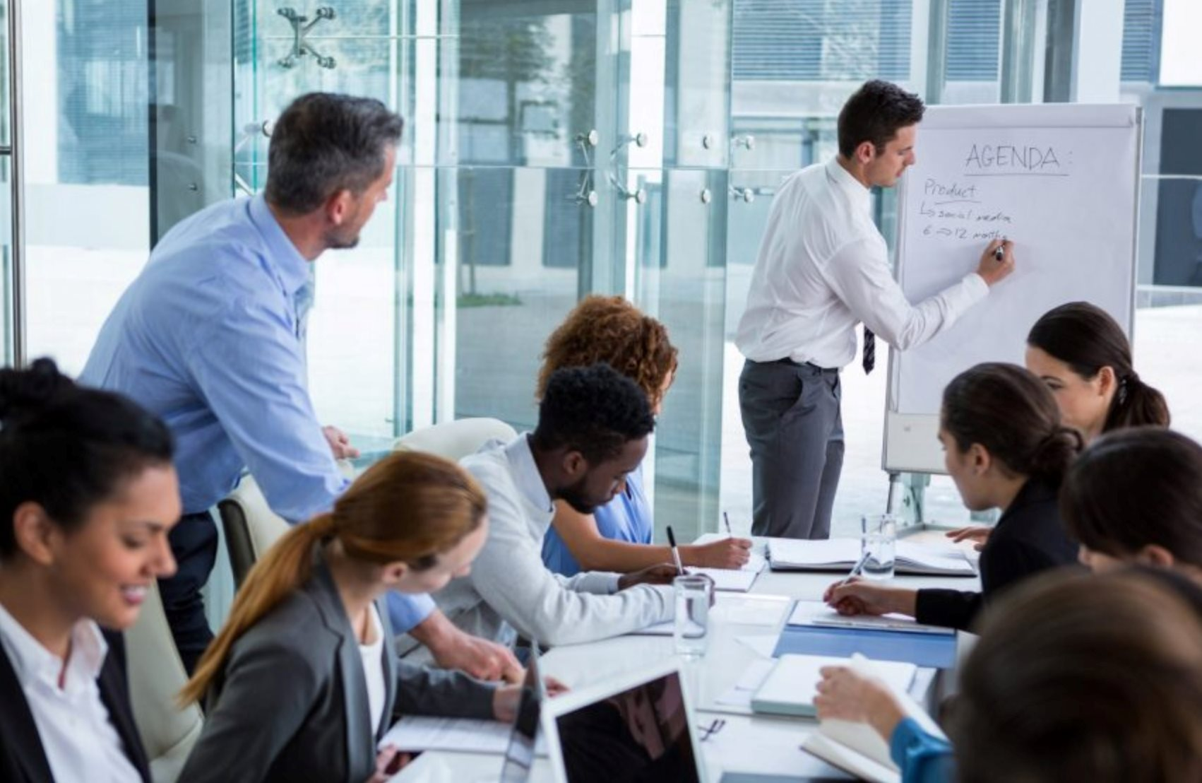 Sự thoái trào của ngành công nghệ Mỹ: Cựu kỹ sư đành xin làm barista, BĐS toàn thành phố chịu tác động - Ảnh 3