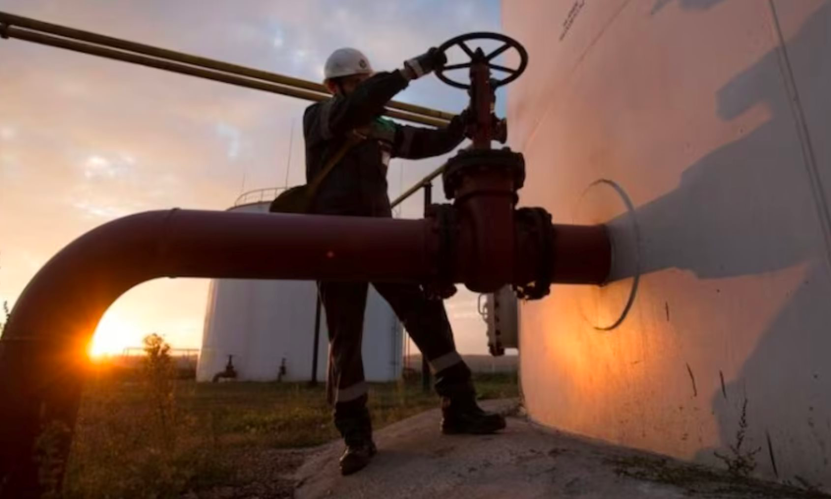 EU muốn ‘tặng’ nửa tỷ euro để quốc gia thành viên từ bỏ năng lượng Nga, nước này thẳng thừng tuyên bố: 'Sẽ không bao giờ ngừng nhập dầu và khí đốt từ Moscow' - Ảnh 1