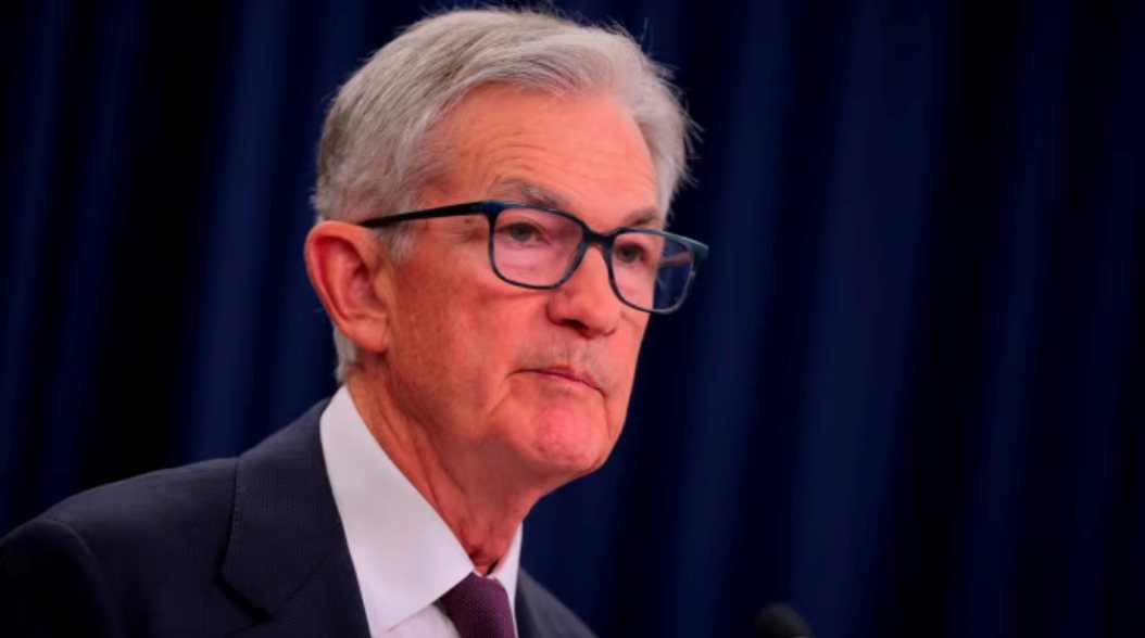 Chủ tịch Fed Jerome Powell thừa nhận: Chính sách tiền tệ đang 'hơi thắt chặt', có thể sẽ tiếp tục cắt giảm lãi suất trong thời gian tới - Ảnh 1