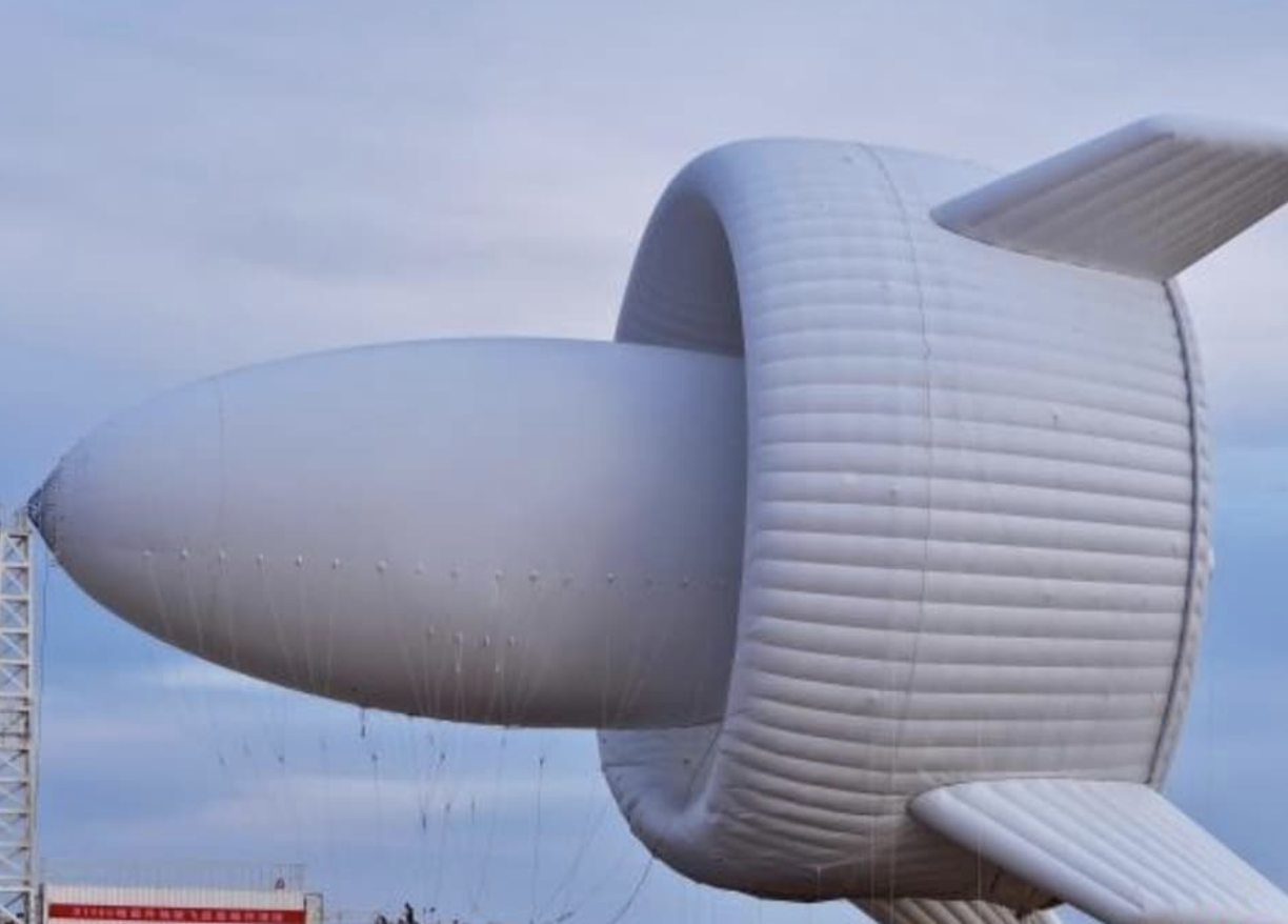 Công nghệ Trung Quốc khiến thế giới đuổi không kịp: Ra mắt tuabin gió bay lơ lửng, không cần dựng cột cao, giúp tiết kiệm 40% vật liệu với công suất 1.200 kW - Ảnh 1