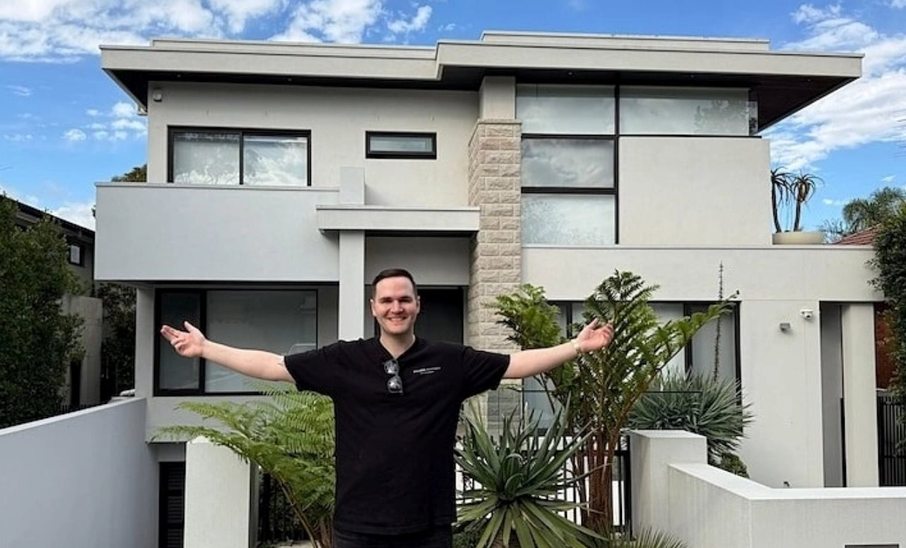 Chàng trai sở hữu 150 BĐS trải dài khắp nước Úc, thu nhập cho thuê đạt 3 triệu USD/năm - Ảnh 1