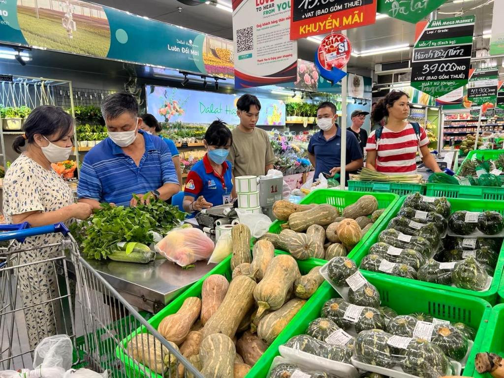 Áp thuế thu nhập cá nhân: Mức bao nhiêu là 'thấu hiểu' người dân? - Ảnh 1