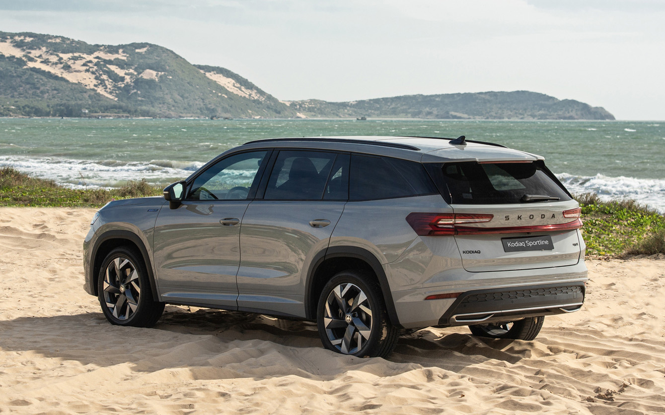 Skoda Kodiaq có giá mới tại Việt Nam: Cao nhất gần 1,5 tỷ đồng, bản 'base' vẫn giảm 81 triệu lăn bánh cạnh tranh Santa Fe, Everest - Ảnh 5