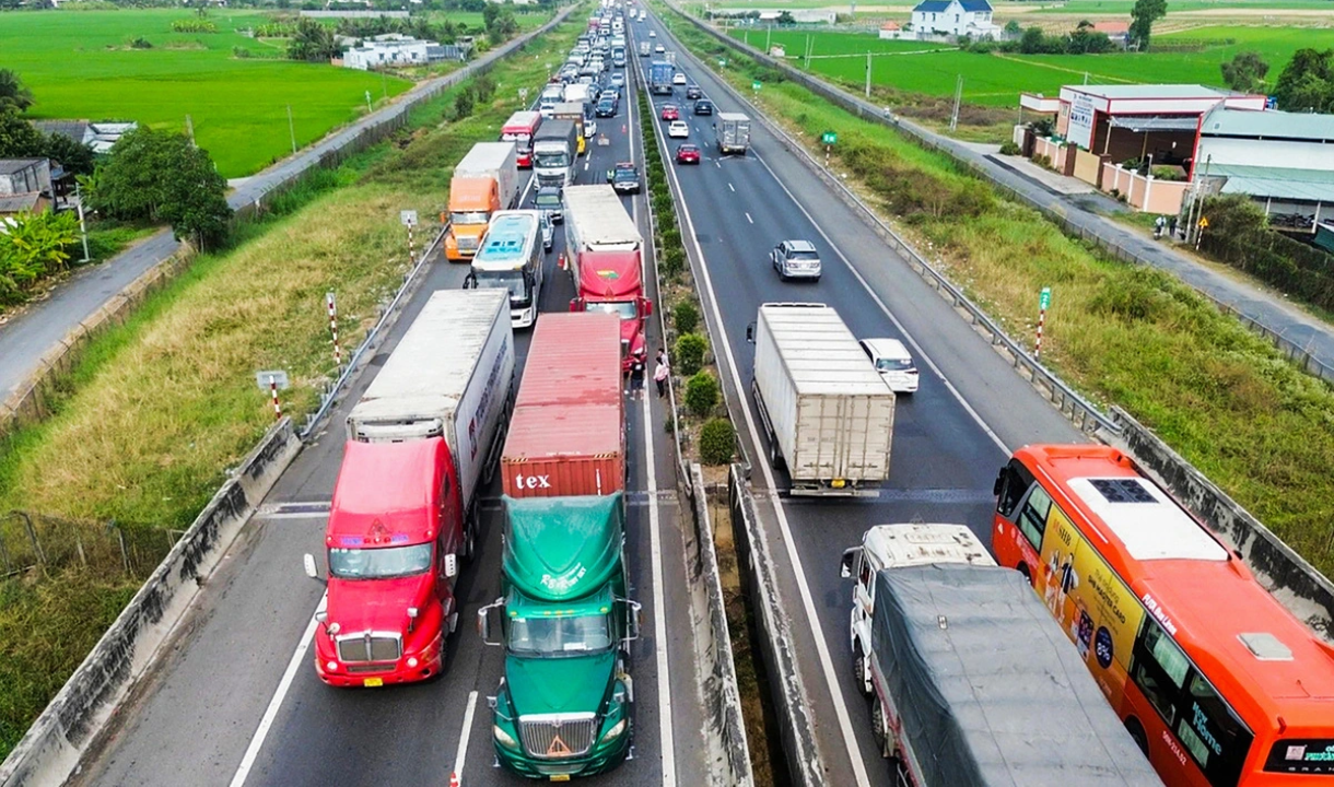 Chuyện gì đang xảy ra với 'trùm' đất Thủ Thiêm? - Ảnh 2