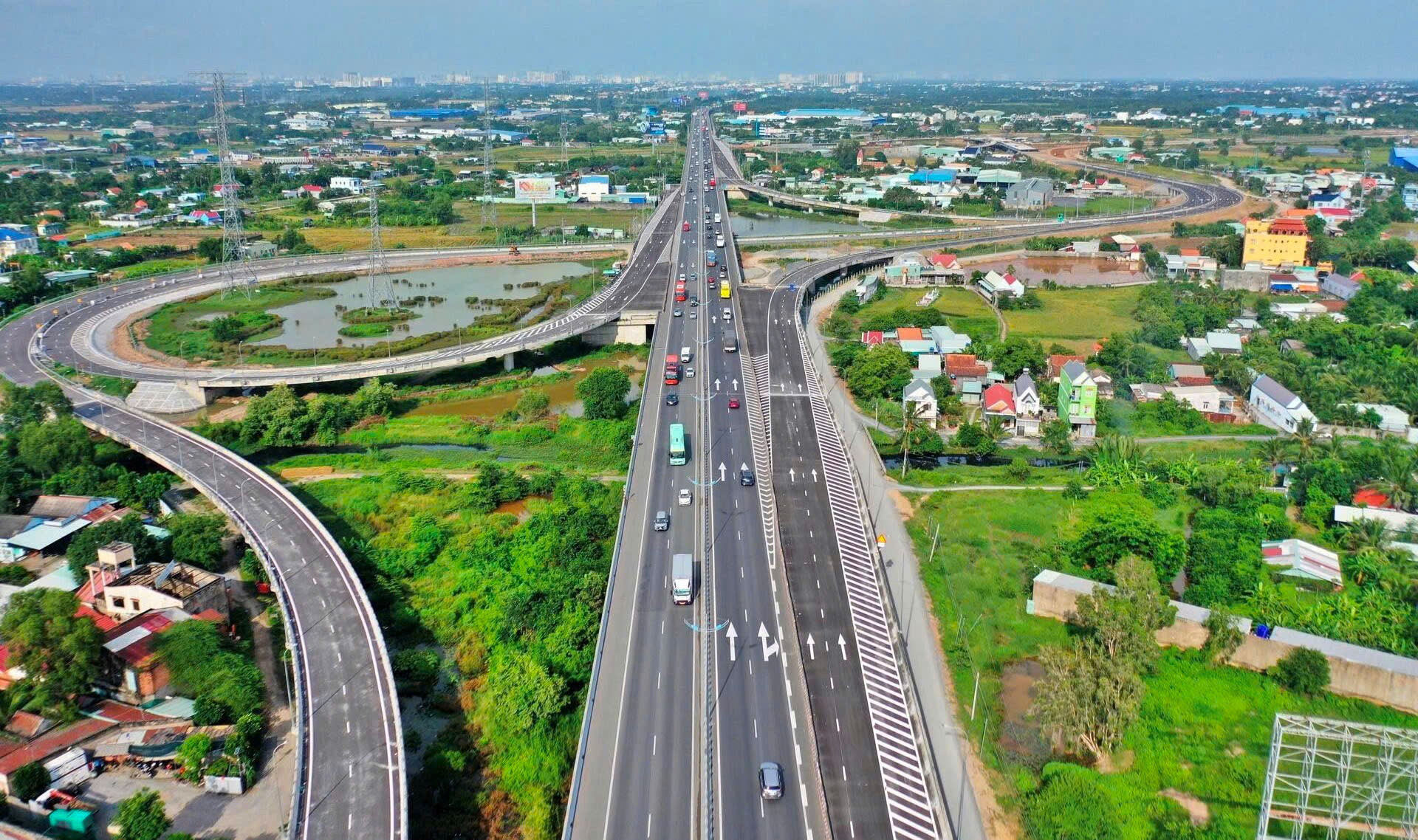 Xã sát vách với TP.HCM có gì đặc biệt mà loạt "ông lớn" Ecopark, Coteccons... đổ bộ? - Ảnh 1