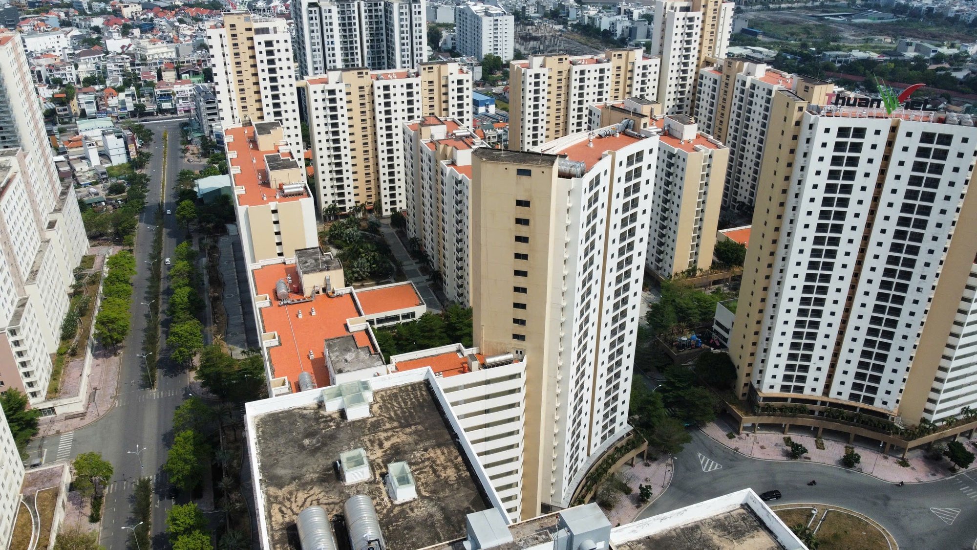 Một loạt đại gia đua nhau đăng ký đấu giá 3.790 căn hộ bỏ hoang ở Thủ Thiêm - Ảnh 2